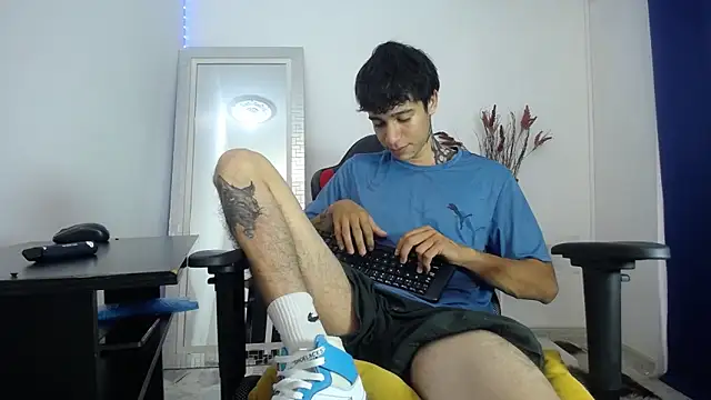 Snapshot of Zacktk7 chatting on February 6, 2025, 8:02 pm Zacktk7 online show from February 6, 2025, 8:02 pm