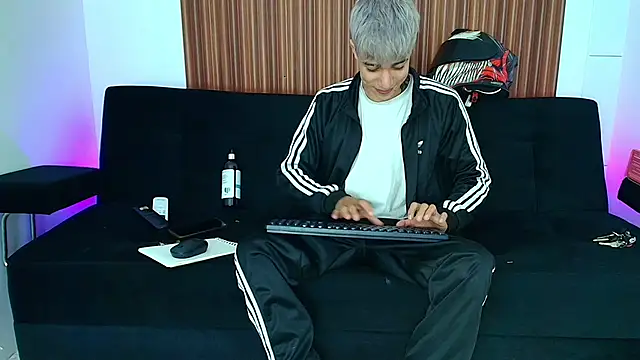 Snapshot of Zacktk7 chatting on March 7, 2025, 11:05 pm Zacktk7 online show from March 7, 2025, 11:05 pm