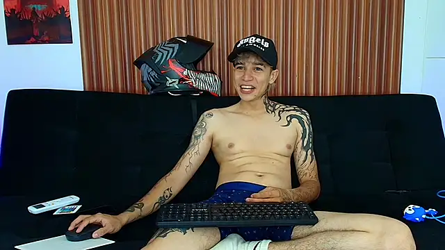 Snapshot of Zacktk7 chatting on March 15, 2025, 10:11 pm Zacktk7 online show from March 15, 2025, 10:11 pm