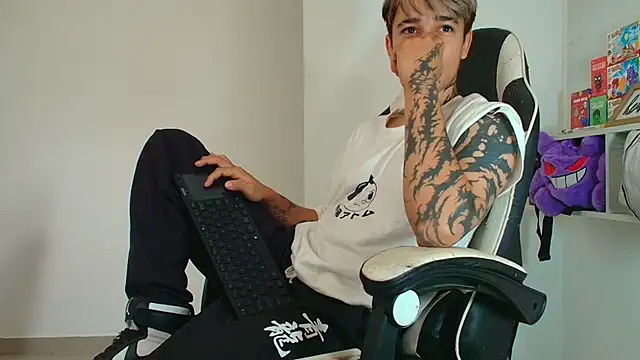 Snapshot of Zacktk7 chatting on February 3, 2026, 8:25 pm Zacktk7 online show from February 3, 2026, 8:25 pm