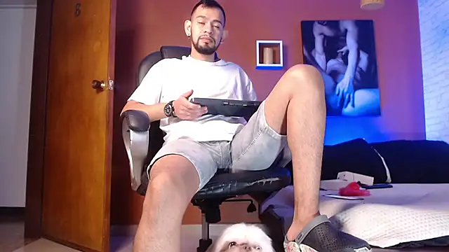 Snapshot of Bedobigcock chatting on December 2, 2024, 4:31 pm Bedobigcock online show from December 2, 2024, 4:31 pm