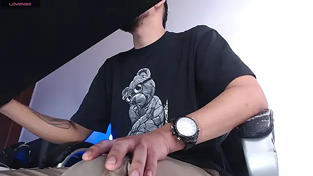 Snapshot of Bedobigcock chatting on March 17, 2025, 9:23 pm Bedobigcock online show from March 17, 2025, 9:23 pm