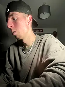 Snapshot of MikesWood21 chatting on December 5, 2024, 1:36 am MikesWood21 online show from December 5, 2024, 1:36 am