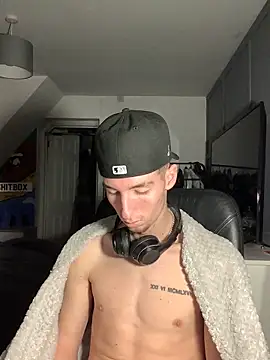 Snapshot of MikesWood21 chatting on December 5, 2024, 4:42 am MikesWood21 online show from December 5, 2024, 4:42 am