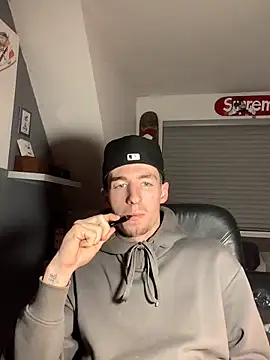 Snapshot of MikesWood21 chatting on December 7, 2024, 7:21 pm MikesWood21 online show from December 7, 2024, 7:21 pm