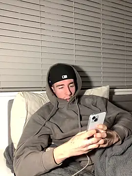 Snapshot of MikesWood21 chatting on December 21, 2024, 1:26 am MikesWood21 online show from December 21, 2024, 1:26 am