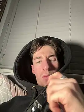 Snapshot of MikesWood21 chatting on February 25, 2025, 1:09 am MikesWood21 online show from February 25, 2025, 1:09 am