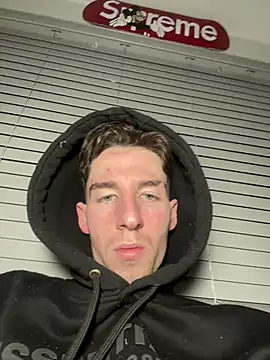 Snapshot of MikesWood21 chatting on March 3, 2025, 12:37 am MikesWood21 online show from March 3, 2025, 12:37 am