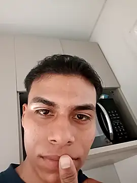 Snapshot of Santiago_2001 chatting on October 27, 2025, 4:22 pm Santiago 2001 online show from October 27, 2025, 4:22 pm