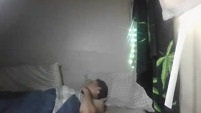 Snapshot of George48 chatting on December 5, 2025, 4:14 pm George48 online show from December 5, 2025, 4:14 pm