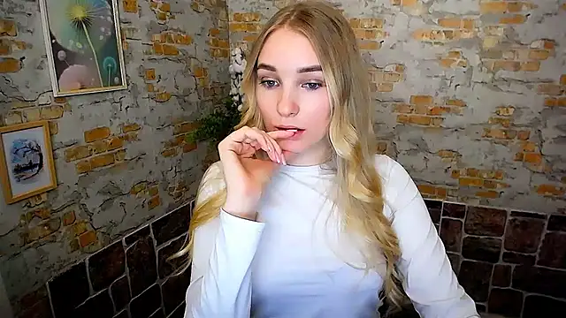 Queen ofLove online show from February 18, 2025, 5:10 pm