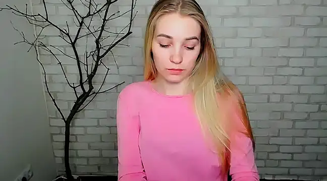 Queen ofLove online show from March 18, 2025, 5:21 pm