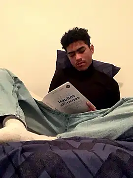 Snapshot of Ryan-hot chatting on December 3, 2024, 2:58 am Ryan-hot online show from December 3, 2024, 2:58 am