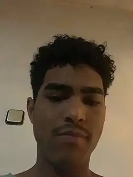 Snapshot of Ryan-hot chatting on December 9, 2024, 8:12 pm Ryan-hot online show from December 9, 2024, 8:12 pm