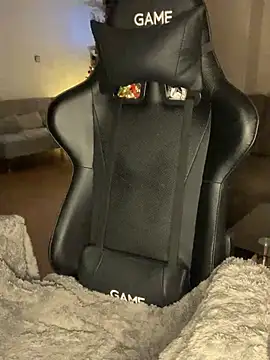 Snapshot of Ryan-hot chatting on December 13, 2024, 4:00 am Ryan-hot online show from December 13, 2024, 4:00 am