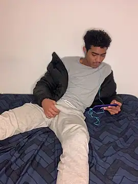 Snapshot of Ryan-hot chatting on December 14, 2024, 2:45 am Ryan-hot online show from December 14, 2024, 2:45 am