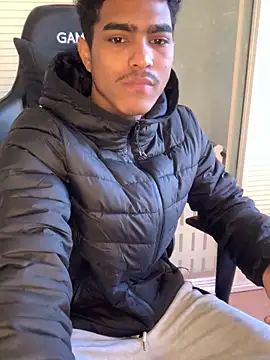 Snapshot of Ryan-hot chatting on December 15, 2024, 2:59 pm Ryan-hot online show from December 15, 2024, 2:59 pm