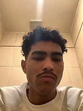 Snapshot of Ryan-hot chatting on December 27, 2024, 8:18 pm Ryan-hot online show from December 27, 2024, 8:18 pm