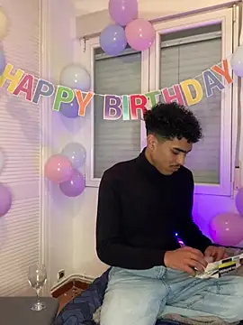 Snapshot of Ryan-hot chatting on December 29, 2024, 1:45 am Ryan-hot online show from December 29, 2024, 1:45 am