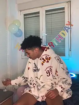 Snapshot of Ryan-hot chatting on December 30, 2024, 10:45 pm Ryan-hot online show from December 30, 2024, 10:45 pm