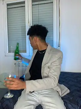 Snapshot of Ryan-hot chatting on January 1, 2025, 5:22 am Ryan-hot online show from January 1, 2025, 5:22 am