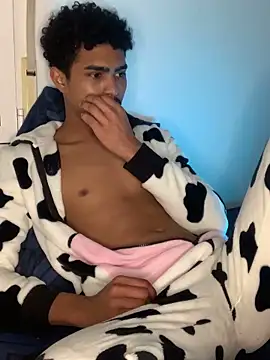 Snapshot of Ryan-hot chatting on January 25, 2025, 12:06 am Ryan-hot online show from January 25, 2025, 12:06 am