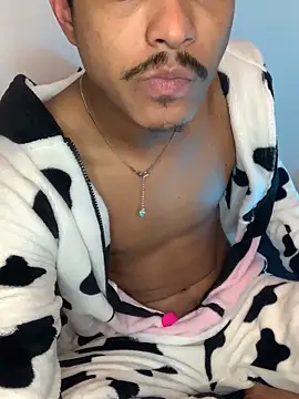 Snapshot of Ryan-hot chatting on January 28, 2025, 10:45 pm Ryan-hot online show from January 28, 2025, 10:45 pm