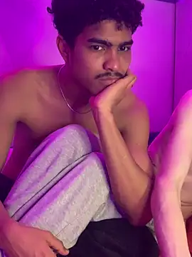 Snapshot of Ryan-hot chatting on February 1, 2025, 5:18 am Ryan-hot online show from February 1, 2025, 5:18 am