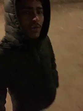 Snapshot of Ryan-hot chatting on February 6, 2025, 10:32 pm Ryan-hot online show from February 6, 2025, 10:32 pm