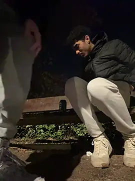 Snapshot of Ryan-hot chatting on February 9, 2025, 9:28 pm Ryan-hot online show from February 9, 2025, 9:28 pm