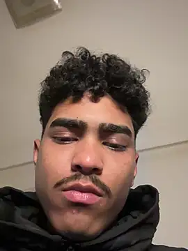 Snapshot of Ryan-hot chatting on February 23, 2025, 10:53 pm Ryan-hot online show from February 23, 2025, 10:53 pm