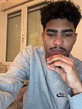 Snapshot of Ryan-hot chatting on March 2, 2025, 3:24 am Ryan-hot online show from March 2, 2025, 3:24 am