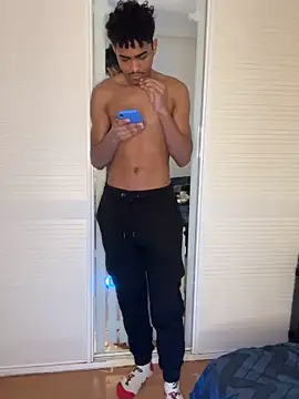 Snapshot of Ryan-hot chatting on March 4, 2025, 2:49 am Ryan-hot online show from March 4, 2025, 2:49 am