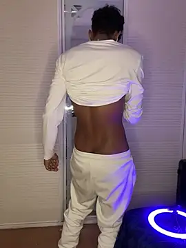 Snapshot of Ryan-hot chatting on March 9, 2025, 12:53 am Ryan-hot online show from March 9, 2025, 12:53 am