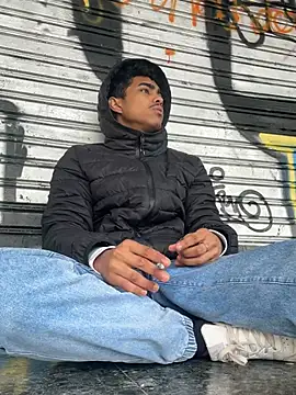 Snapshot of Ryan-hot chatting on March 10, 2025, 10:26 am Ryan-hot online show from March 10, 2025, 10:26 am