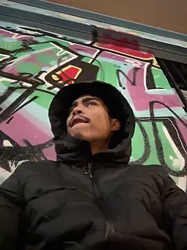 Snapshot of Ryan-hot chatting on March 12, 2025, 11:01 pm Ryan-hot online show from March 12, 2025, 11:01 pm