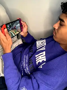 Snapshot of Ryan-hot chatting on October 22, 2025, 11:37 pm Ryan-hot online show from October 22, 2025, 11:37 pm