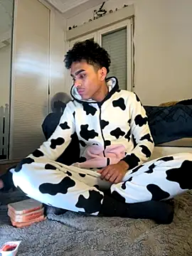 Snapshot of Ryan-hot chatting on November 22, 2025, 3:16 am Ryan-hot online show from November 22, 2025, 3:16 am