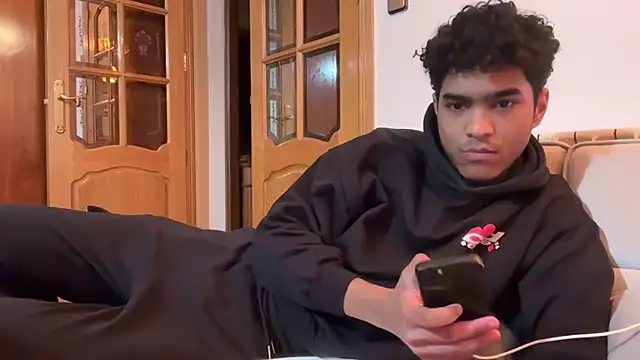 Snapshot of Ryan-hot chatting on December 20, 2025, 8:05 pm Ryan-hot online show from December 20, 2025, 8:05 pm