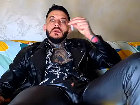 MentoXXL online show from May 10, 2026, 6:07 am