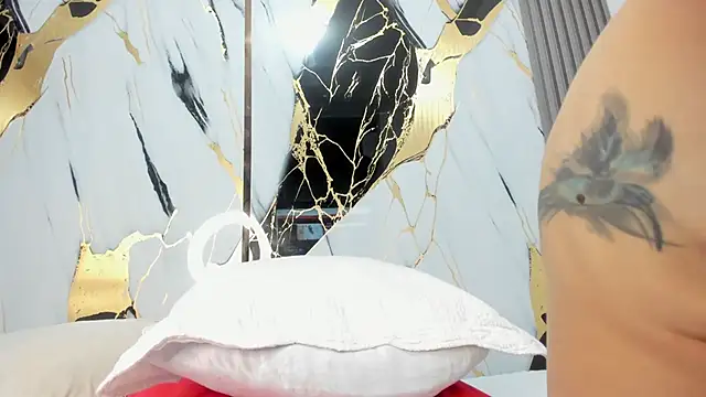 sophiee evanss  online show from February 21, 2025, 10:07 am