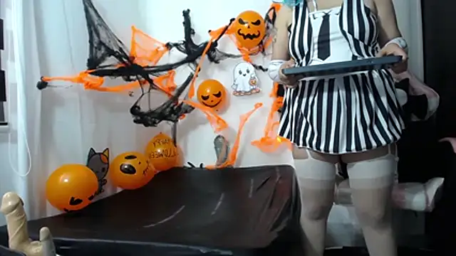 Niuk mei online show from October 26, 2025, 1:17 pm