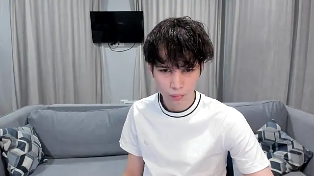 Im Shine Guy online show from December 1, 2024, 7:36 pm