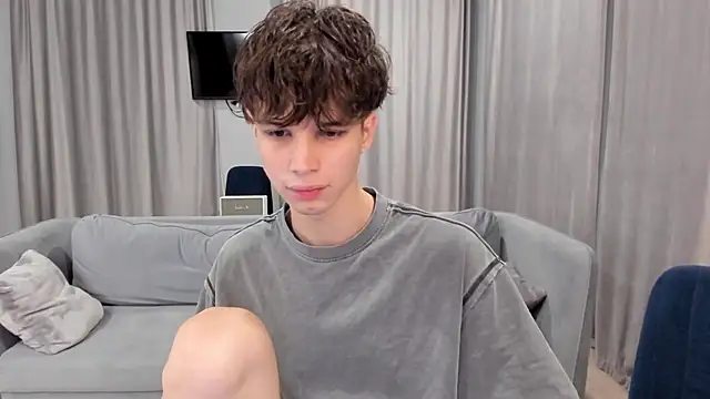 Im Shine Guy online show from December 18, 2024, 7:30 pm