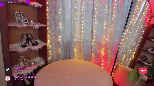 AndreaVelasco online show from February 28, 2025, 8:18 pm