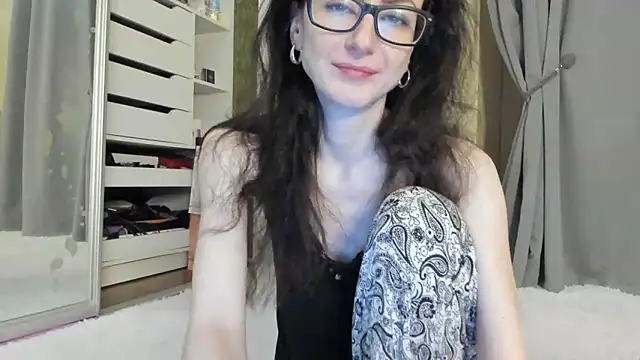 Baby Jewel online show from October 28, 2025, 11:14 am