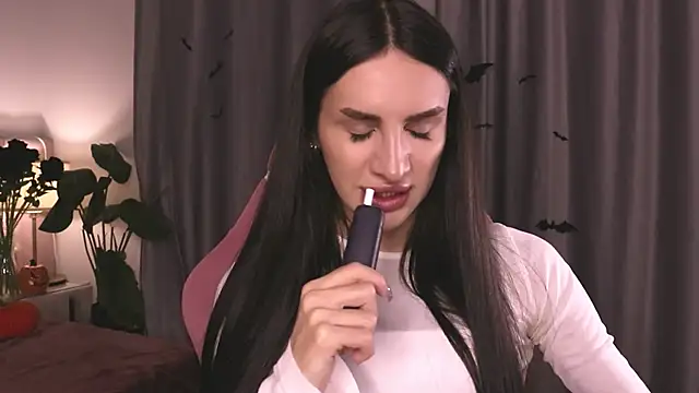 Snapshot of Kim_Oberlin_ chatting on October 31, 2025, 11:22 am Kim Oberlin online show from October 31, 2025, 11:22 am