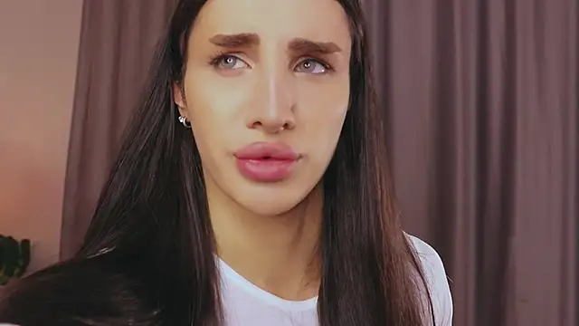 Snapshot of Kim_Oberlin_ chatting on November 7, 2025, 11:32 am Kim Oberlin online show from November 7, 2025, 11:32 am