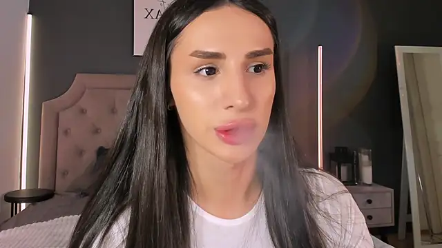 Snapshot of Kim_Oberlin_ chatting on November 10, 2025, 4:17 pm Kim Oberlin online show from November 10, 2025, 4:17 pm