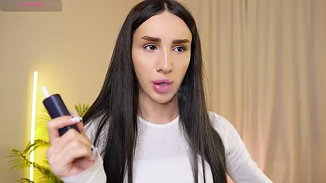 Snapshot of Kim_Oberlin_ chatting on November 29, 2025, 4:32 pm Kim Oberlin online show from November 29, 2025, 4:32 pm